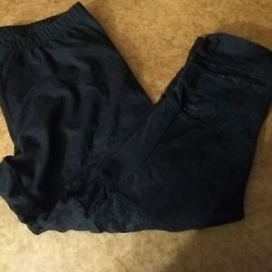Torrid Lace Inset Cropped Leggings size 1